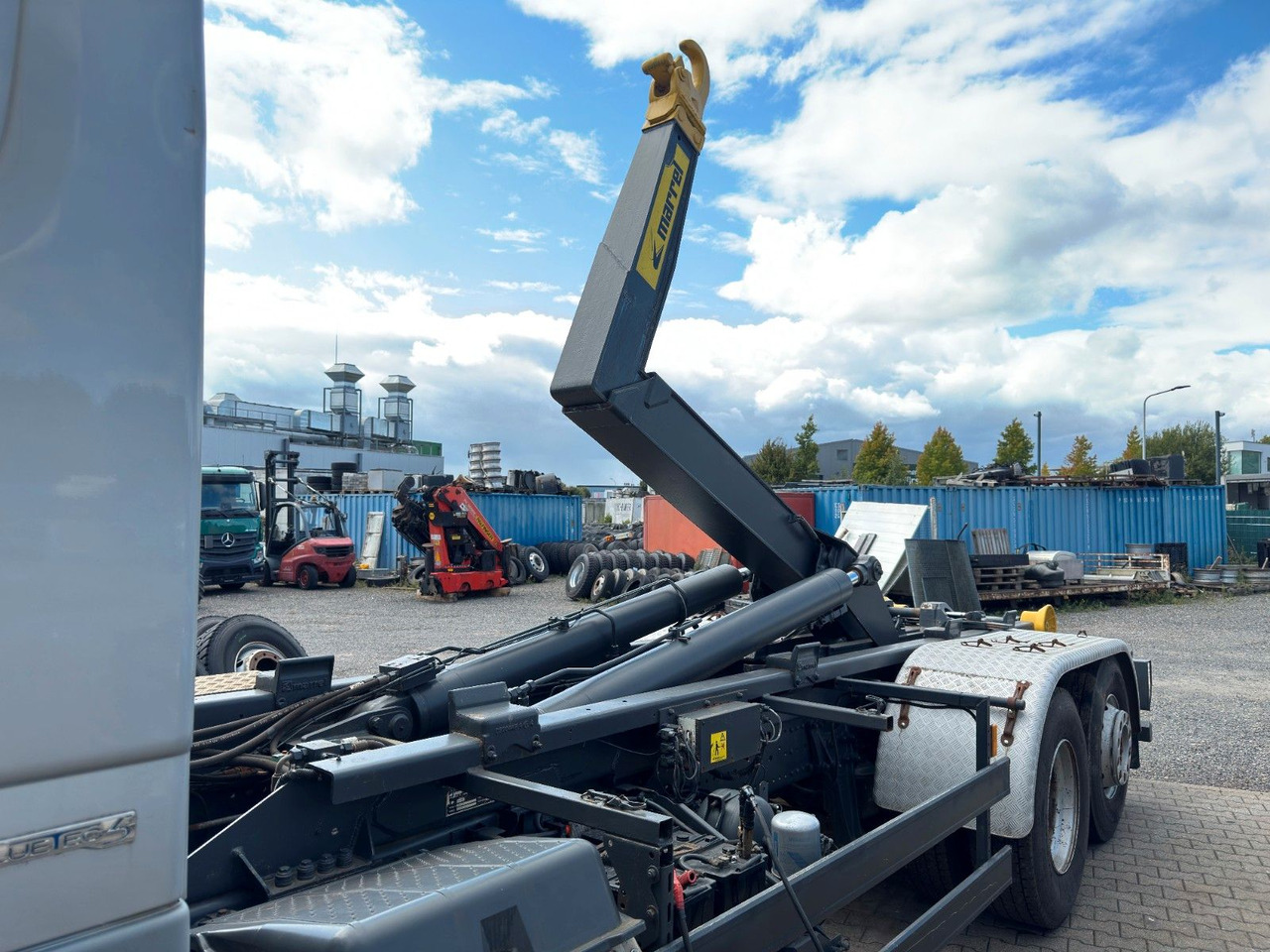 Marell Abrollkipperaufbau 3 Achser - Camion ampliroll: photos 3 Marell Abrollkipperaufbau 3 Achser - Camion ampliroll: photos 3