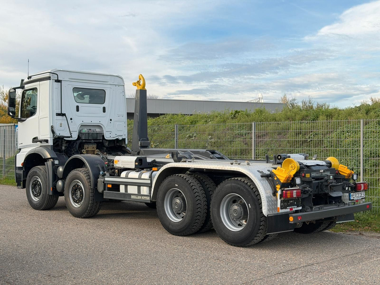 Mercedes-Benz 3748 8x4 Meiller RK30.65 | Funk | hydr.Container - Camion ampliroll: photos 3 Mercedes-Benz 3748 8x4 Meiller RK30.65 | Funk | hydr.Container - Camion ampliroll: photos 3