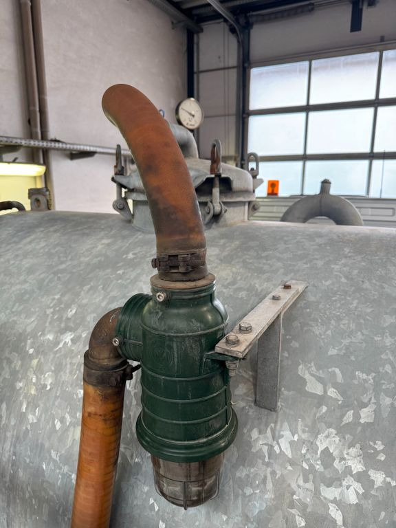 Mercedes-Benz 818 4X2 ROM Toilettenwagen  - Camion hydrocureur: photos 5 Mercedes-Benz 818 4X2 ROM Toilettenwagen  - Camion hydrocureur: photos 5