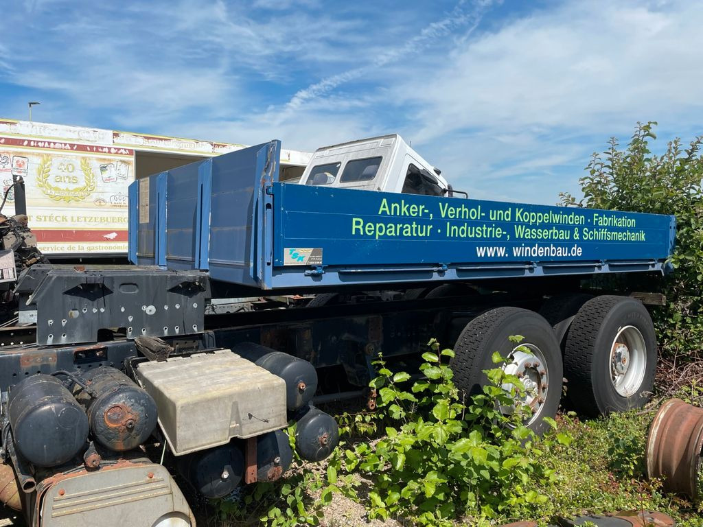 Pritsche lose mit Kransockel - Camion plateau: photos 1 Pritsche lose mit Kransockel - Camion plateau: photos 1