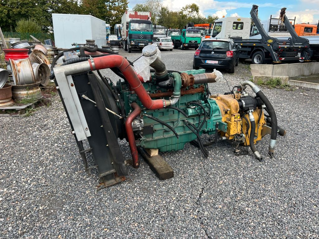 VOLVO PENTA & DANA SPICER Top Zustand - Moteur pour Camion: photos 1 VOLVO PENTA & DANA SPICER Top Zustand - Moteur pour Camion: photos 1