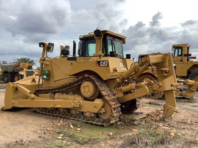CAT D8T - Bulldozer: photos 2 CAT D8T - Bulldozer: photos 2