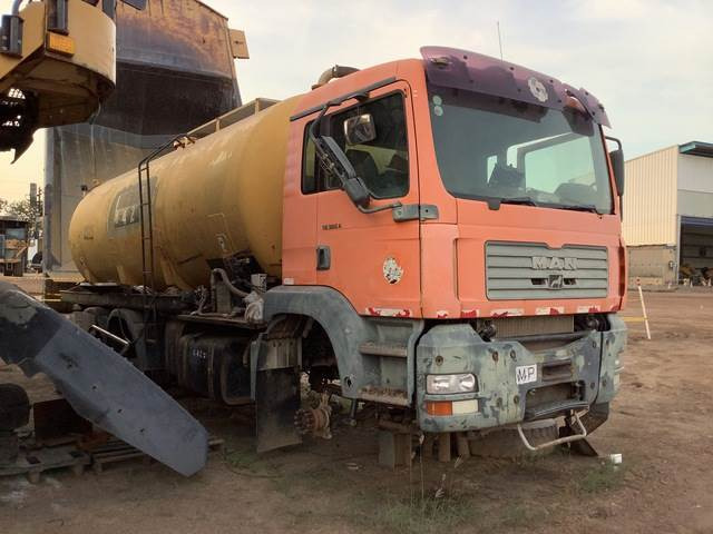 MAN 33.363 - Camion citerne: photos 4 MAN 33.363 - Camion citerne: photos 4