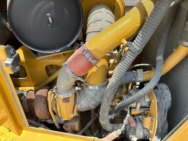 Bulldozer CAT D8: photos 19