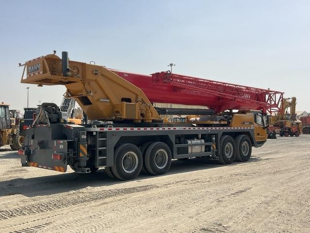 Sany STC1000C5-8 - Grue sur chenilles: photos 3 Sany STC1000C5-8 - Grue sur chenilles: photos 3