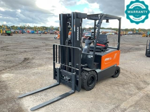 Doosan B25X-7 PLUS - Chariot élévateur électrique: photos 1 Doosan B25X-7 PLUS - Chariot élévateur électrique: photos 1