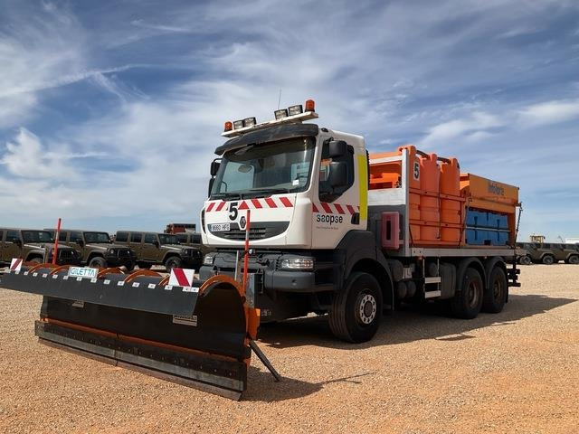 Renault Kerax 380DXI - Engin de déneigement: photos 1 Renault Kerax 380DXI - Engin de déneigement: photos 1