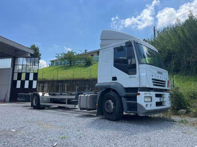 Camion fourgon Iveco Stralis 270: photos 20