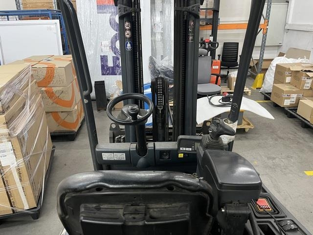 Yale ERP10RCF V2092 - Chariot élévateur électrique: photos 3 Yale ERP10RCF V2092 - Chariot élévateur électrique: photos 3