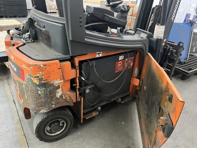 Yale ERP10RCF V2092 - Chariot élévateur électrique: photos 4 Yale ERP10RCF V2092 - Chariot élévateur électrique: photos 4