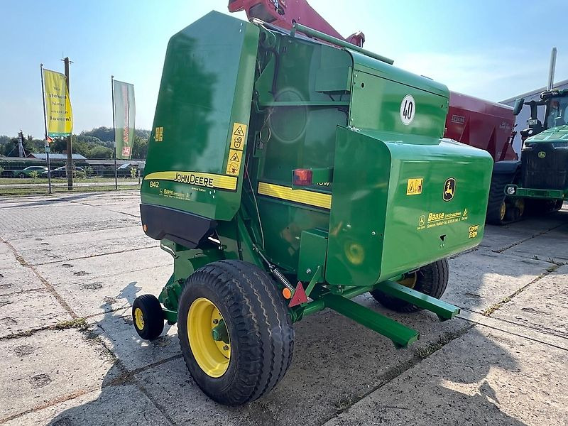 John Deere 842 HiFlow - Presse à balles rondes: photos 5 John Deere 842 HiFlow - Presse à balles rondes: photos 5