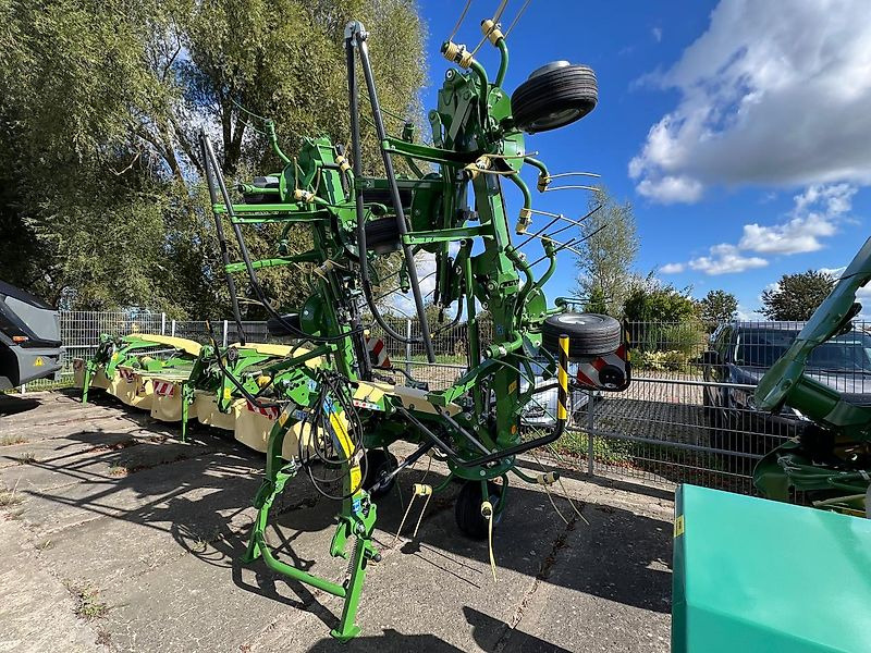 Krone Vendro 900 KW 103-24 - Faneuse: photos 1 Krone Vendro 900 KW 103-24 - Faneuse: photos 1