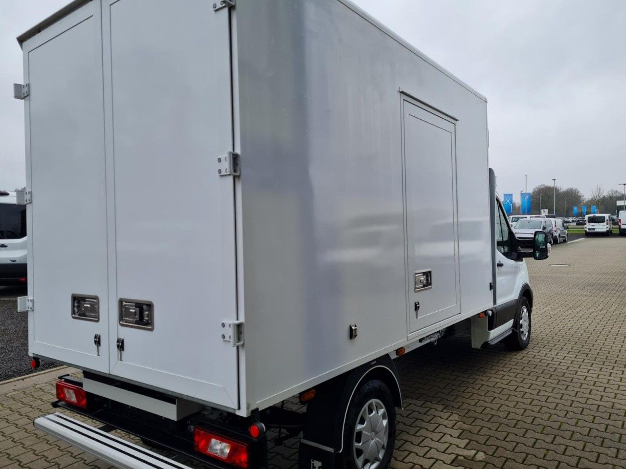 Ford Transit 350 Kühlkoffer STAND+FAHRKÜHLUNG TREND Ford Transit 350 Kühlkoffer STAND+FAHRKÜHLUNG TREND - Utilitaire frigorifique: photos 4 Ford Transit 350 Kühlkoffer STAND+FAHRKÜHLUNG TREND Ford Transit 350 Kühlkoffer STAND+FAHRKÜHLUNG TREND - Utilitaire frigorifique: photos 4