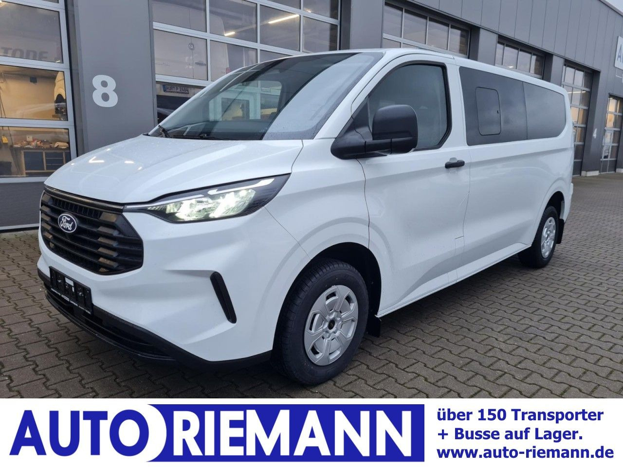 Ford Transit Custom Kombi 320 L2 Trend 9 Sitze KAMERA - Voiture: photos 1 Ford Transit Custom Kombi 320 L2 Trend 9 Sitze KAMERA - Voiture: photos 1