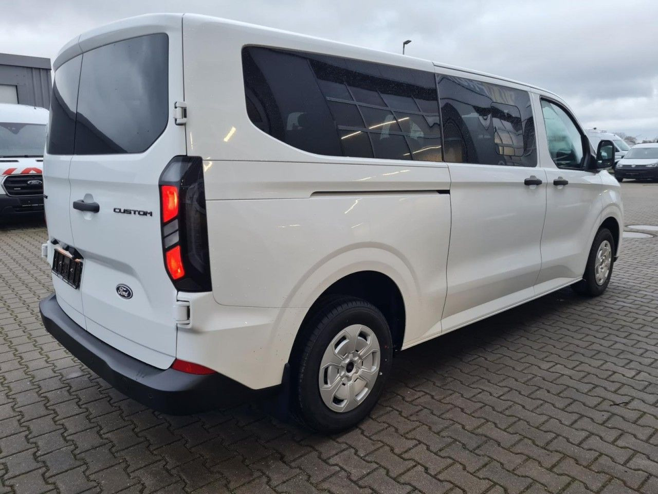 Ford Transit Custom Kombi 320 L2 Trend 9 Sitze KAMERA - Voiture: photos 4 Ford Transit Custom Kombi 320 L2 Trend 9 Sitze KAMERA - Voiture: photos 4