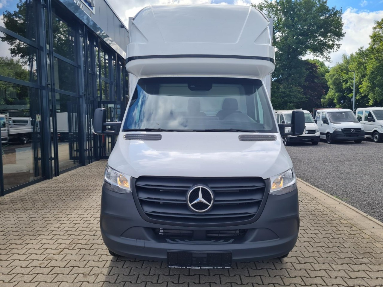 Mercedes-Benz Sprinter 317 Pritsche Plane Schlafkab RWD 10 Pal - Utilitaire rideaux coulissants (PLSC): photos 2 Mercedes-Benz Sprinter 317 Pritsche Plane Schlafkab RWD 10 Pal - Utilitaire rideaux coulissants (PLSC): photos 2