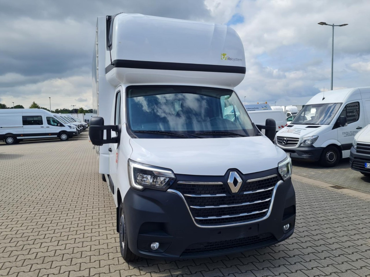 Renault Master 35 Pritsche Schiebe Plane Schlafkab. STHZ - Utilitaire rideaux coulissants (PLSC): photos 2 Renault Master 35 Pritsche Schiebe Plane Schlafkab. STHZ - Utilitaire rideaux coulissants (PLSC): photos 2