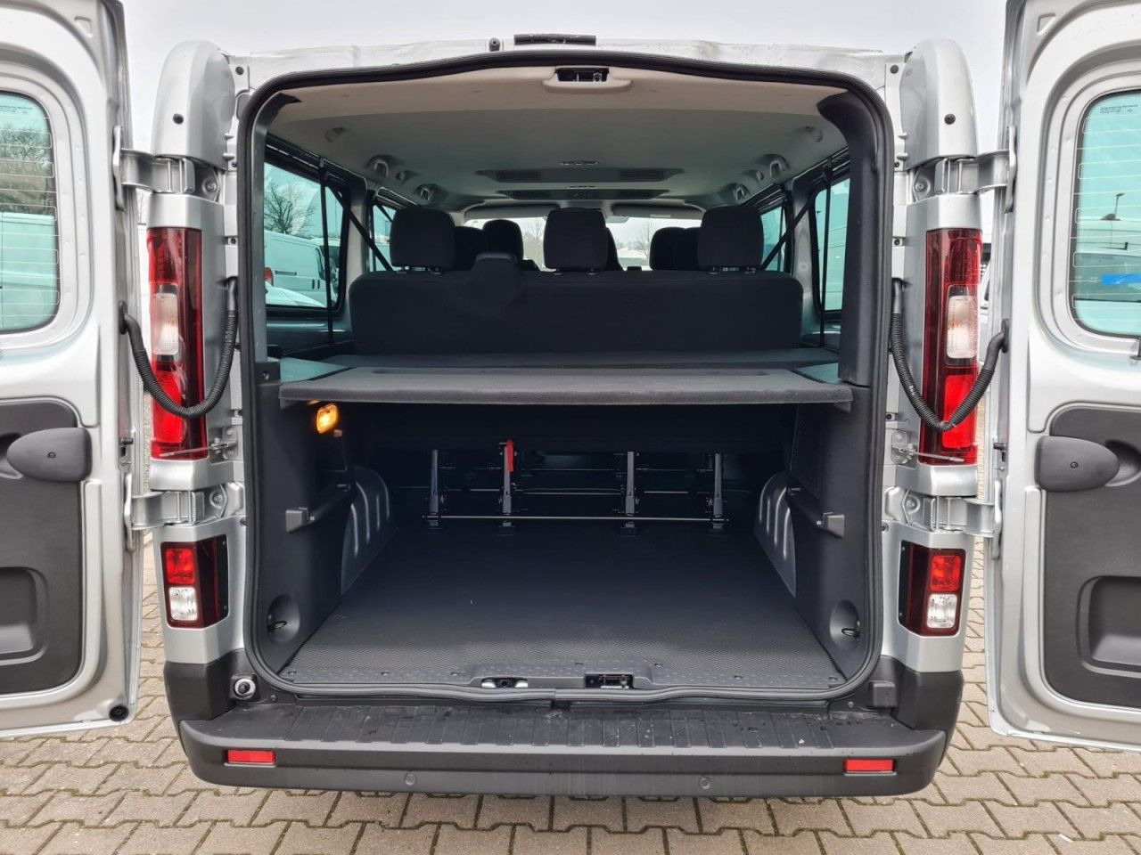 Voiture Renault Trafic Kombi 9-Sitze L2 Grand Equilibre KLIMA TE: photos 22