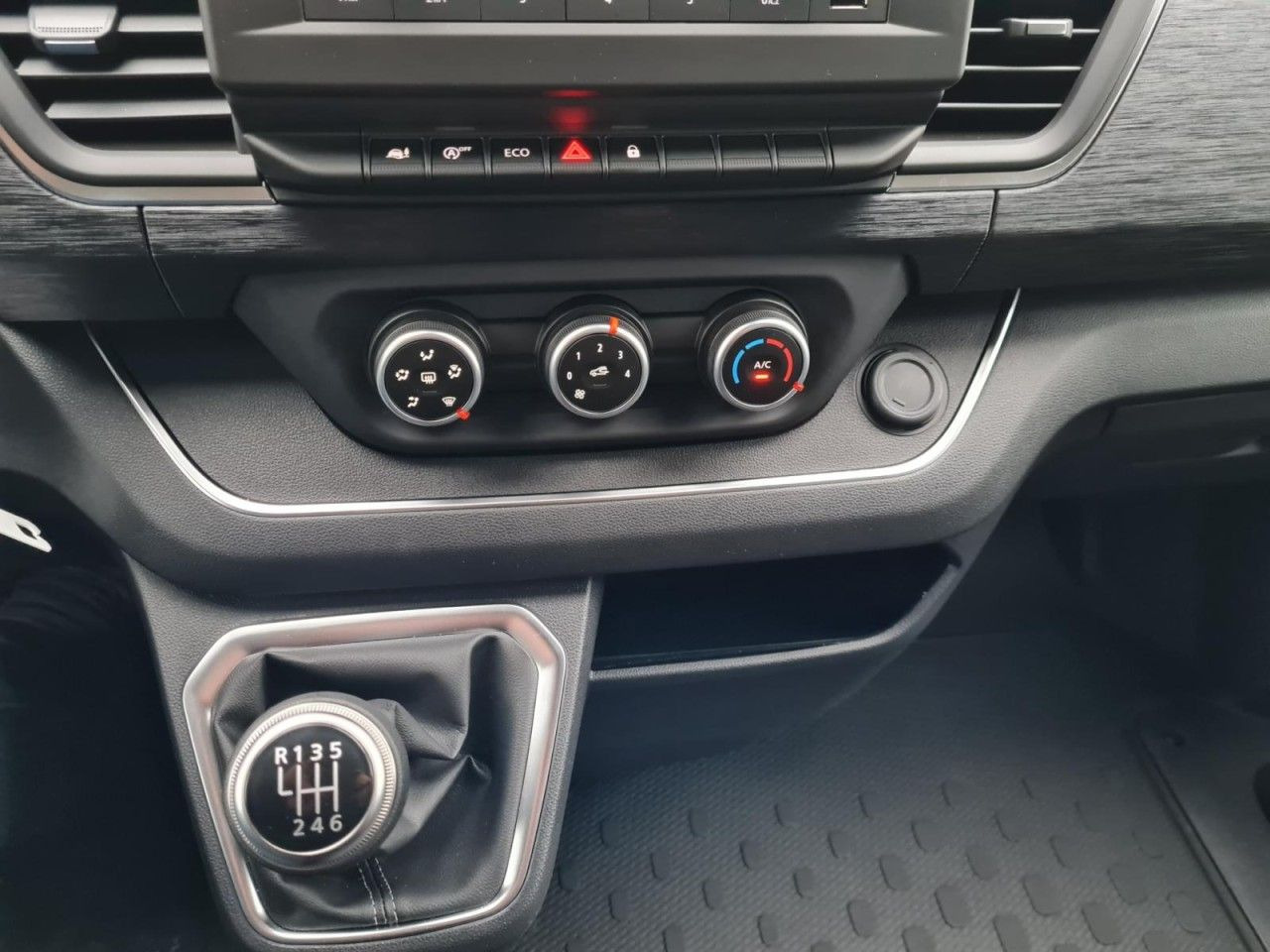 Voiture Renault Trafic Kombi 9-Sitze L2 Grand Equilibre KLIMA TE: photos 25