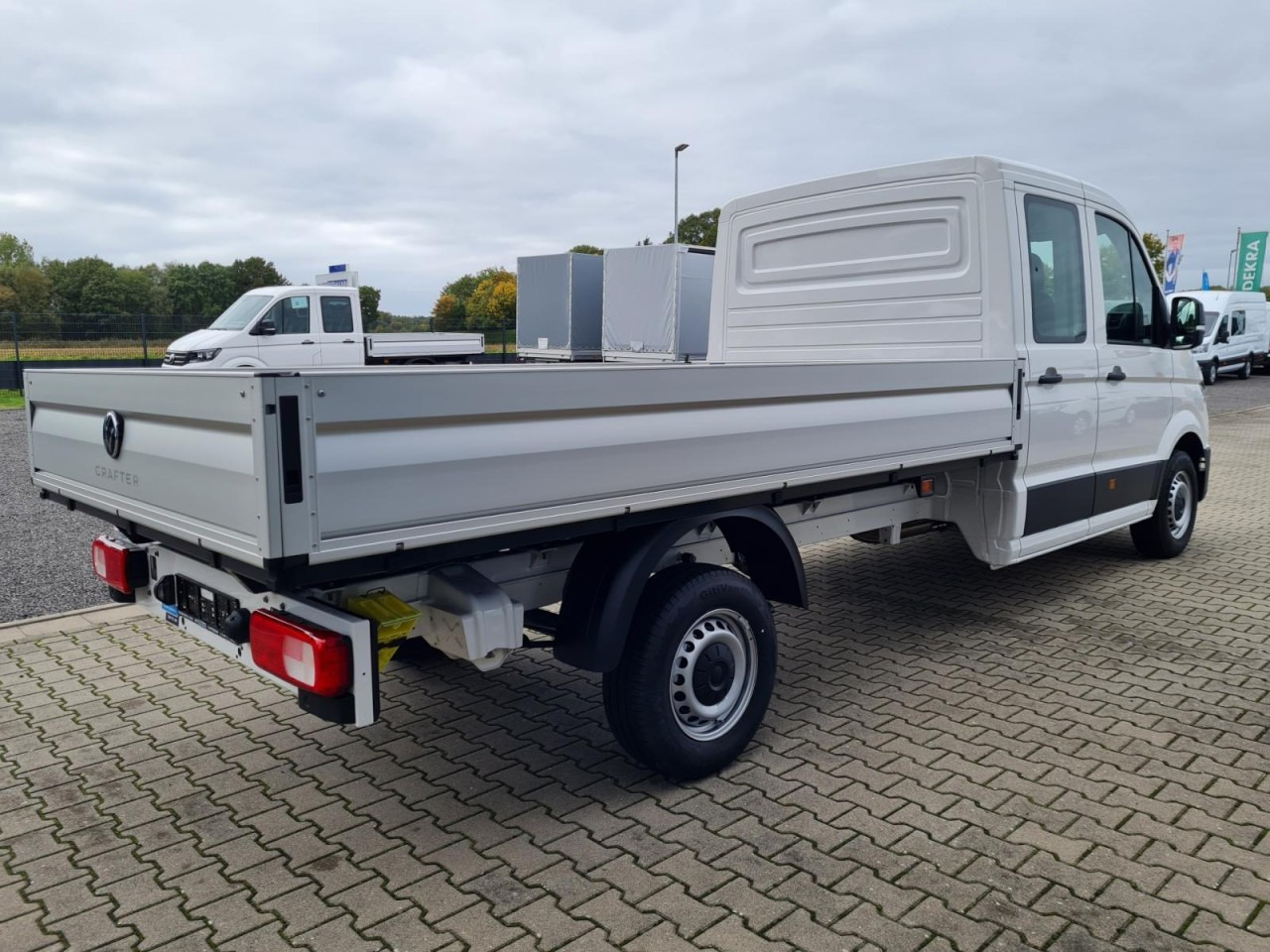 Volkswagen Crafter 35 Doka TDI Pritsche lang L4 KLIMA TEMPOMAT - Utilitaire plateau, Utilitaire double cabine: photos 4 Volkswagen Crafter 35 Doka TDI Pritsche lang L4 KLIMA TEMPOMAT - Utilitaire plateau, Utilitaire double cabine: photos 4
