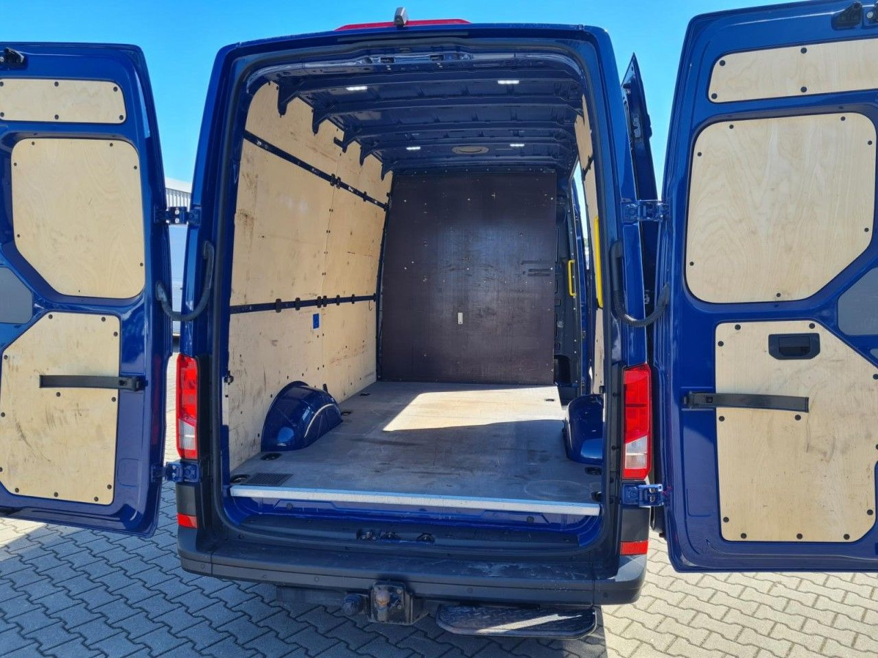 Fourgon utilitaire Volkswagen Crafter 35 Kasten TDI MR L3H3 RWD AHK: photos 17