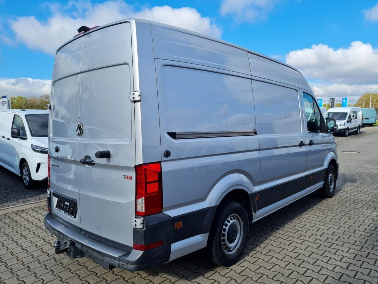 Volkswagen Crafter 35 Kasten TDI MR hoch NAVI KLIMA TEMPOMA - Fourgon utilitaire: photos 4 Volkswagen Crafter 35 Kasten TDI MR hoch NAVI KLIMA TEMPOMA - Fourgon utilitaire: photos 4