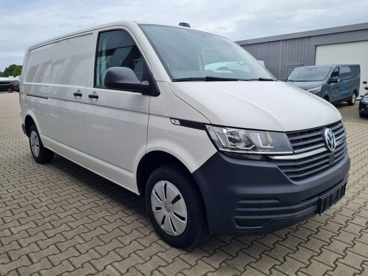 Volkswagen T6.1 Kasten lang DSG KLIMA KOMFORT ACC TEMPO PDC - Fourgonnette: photos 3 Volkswagen T6.1 Kasten lang DSG KLIMA KOMFORT ACC TEMPO PDC - Fourgonnette: photos 3
