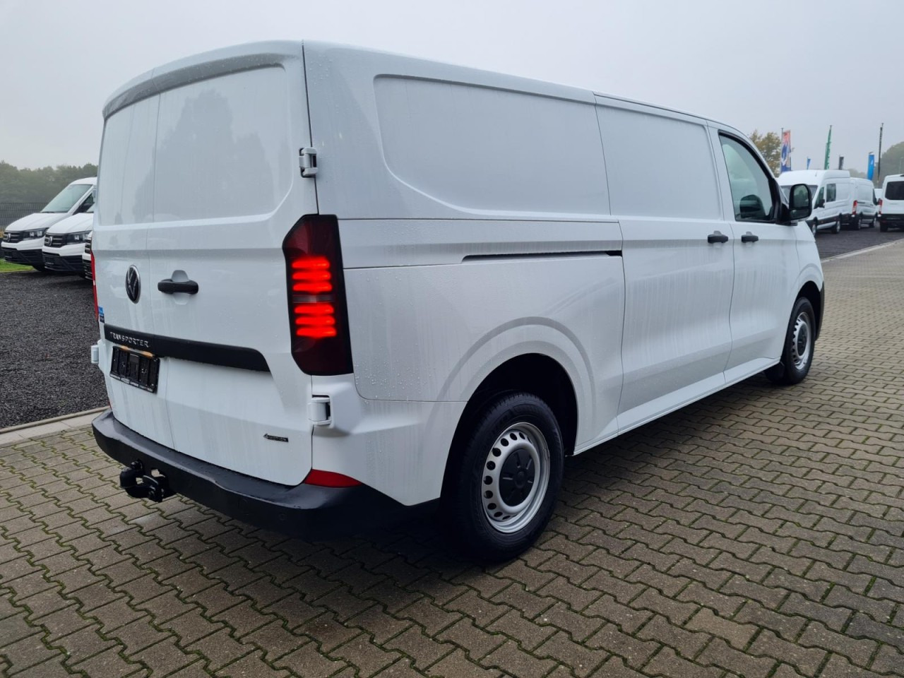 Volkswagen T7 Transporter Kasten TDI 4Motion LR L2H1 LED AUTOM. - Fourgonnette: photos 4 Volkswagen T7 Transporter Kasten TDI 4Motion LR L2H1 LED AUTOM. - Fourgonnette: photos 4