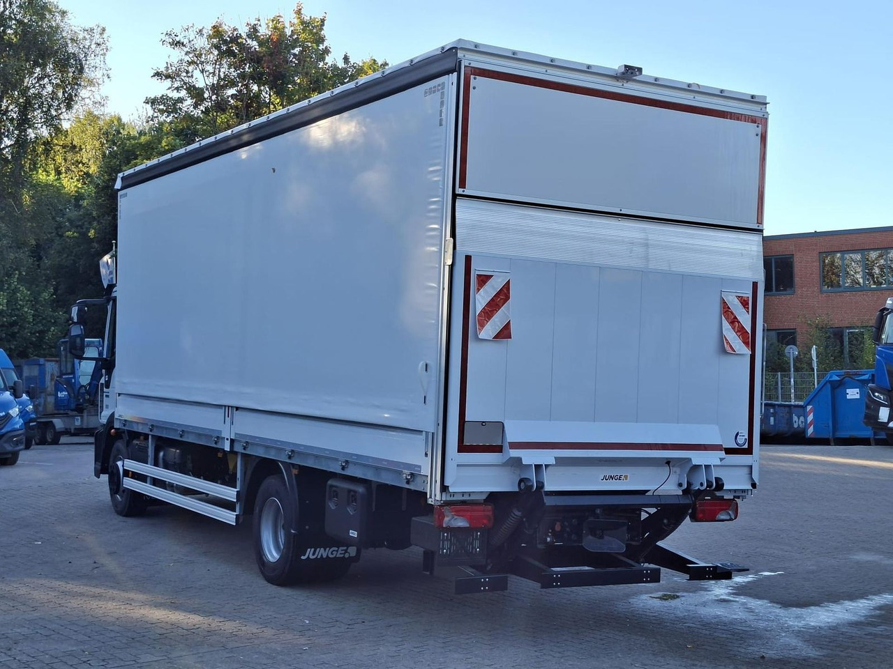 Iveco ML120E25/P JUNGE KOFFER LBW 1,5t AHK 185 kW (... - Camion: photos 4 Iveco ML120E25/P JUNGE KOFFER LBW 1,5t AHK 185 kW (... - Camion: photos 4