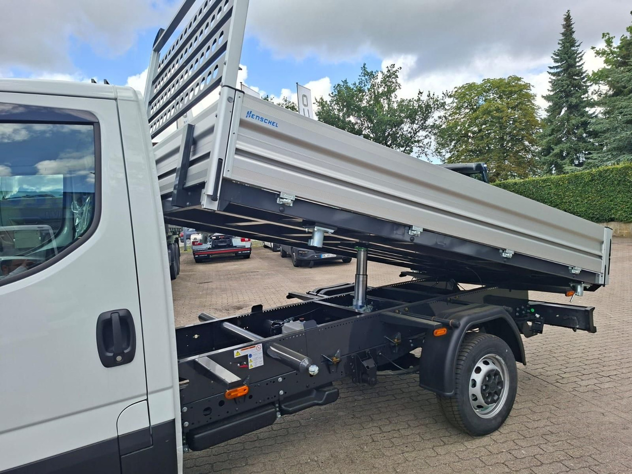 Iveco Daily 35S14A8Y Henschel 3-Seiten Kipper 100 k... - Utilitaire plateau: photos 3 Iveco Daily 35S14A8Y Henschel 3-Seiten Kipper 100 k... - Utilitaire plateau: photos 3