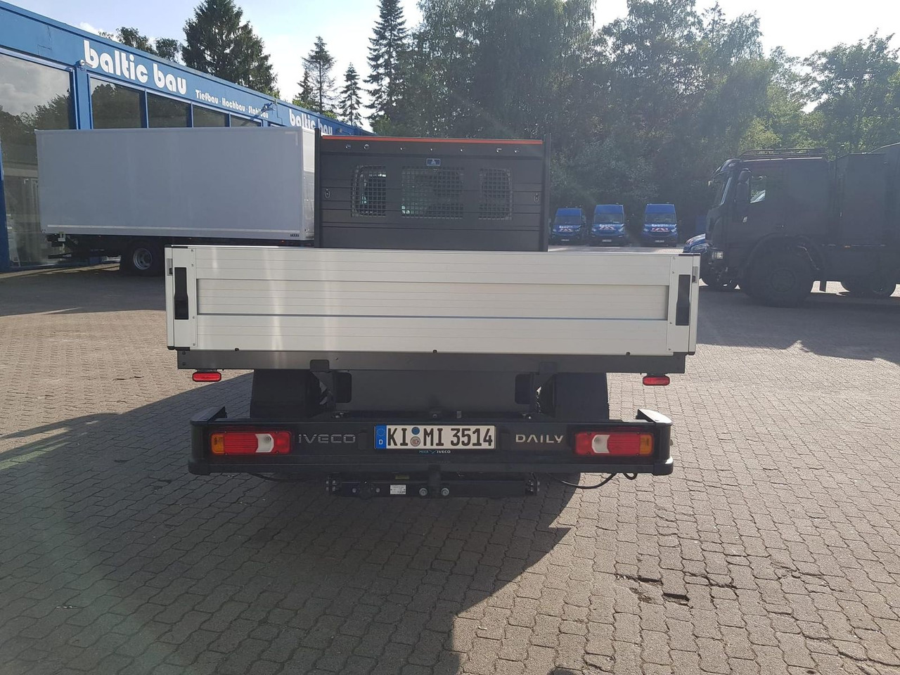 Iveco Daily 35S14HA8 Pritsche AHK 100 kW (136 PS),... - Utilitaire plateau: photos 4 Iveco Daily 35S14HA8 Pritsche AHK 100 kW (136 PS),... - Utilitaire plateau: photos 4