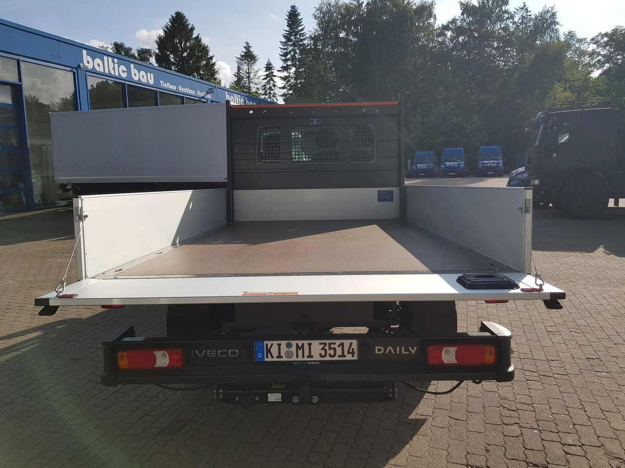 Iveco Daily 35S14HA8 Pritsche AHK 100 kW (136 PS),... - Utilitaire plateau: photos 5 Iveco Daily 35S14HA8 Pritsche AHK 100 kW (136 PS),... - Utilitaire plateau: photos 5