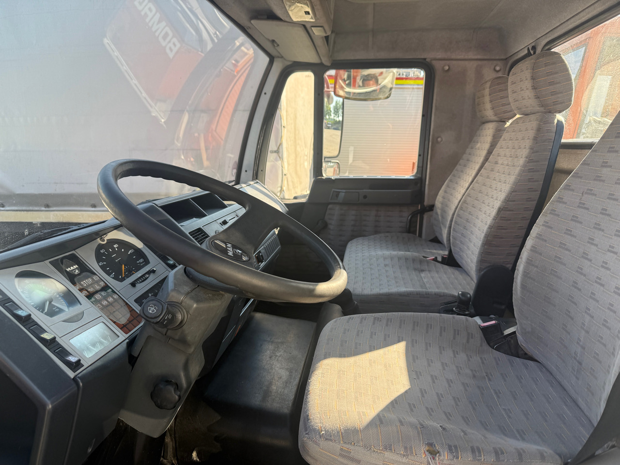 Camion plateau, Camion grue MAN 8.163 L2000 Pritsche+Kran Hiab 035: photos 7