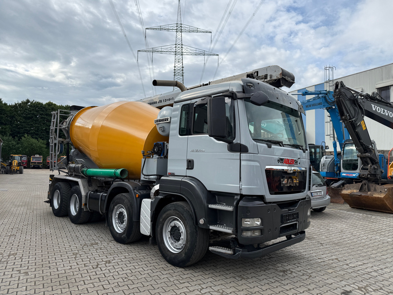 MAN TGS 32.440 Betonmischer 9m3 mit Förderband Liebherr - Camion malaxeur: photos 3 MAN TGS 32.440 Betonmischer 9m3 mit Förderband Liebherr - Camion malaxeur: photos 3