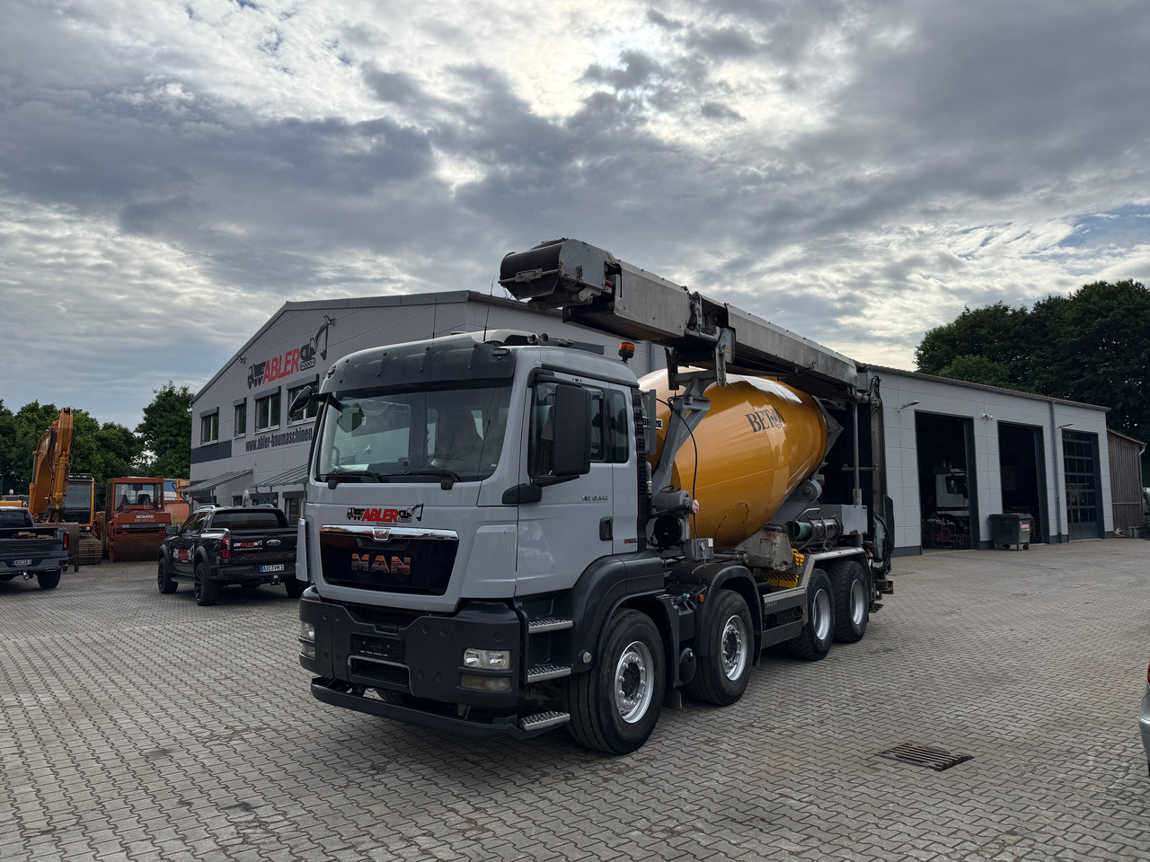 MAN TGS 32.440 Betonmischer 9m3 mit Förderband Liebherr - Camion malaxeur: photos 2 MAN TGS 32.440 Betonmischer 9m3 mit Förderband Liebherr - Camion malaxeur: photos 2