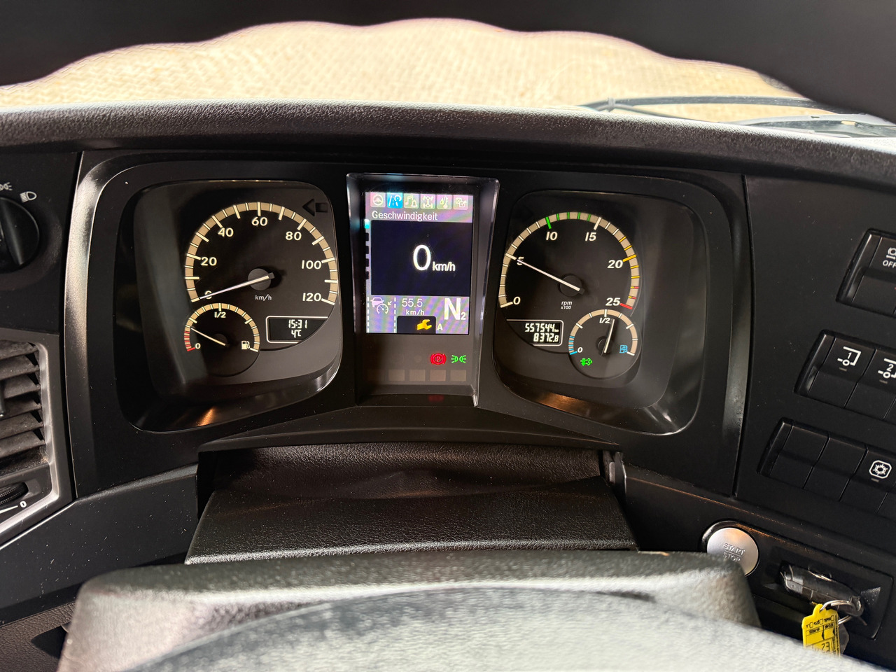 Tracteur routier Mercedes-Benz 2663 Arocs Schwerlast SZM VOLL: photos 17 Tracteur routier Mercedes-Benz 2663 Arocs Schwerlast SZM VOLL: photos 17