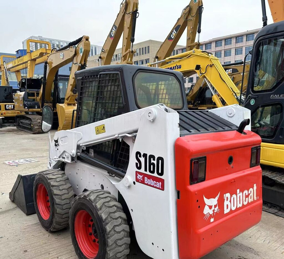 Bobcat S160 - Mini chargeuse: photos 2 Bobcat S160 - Mini chargeuse: photos 2