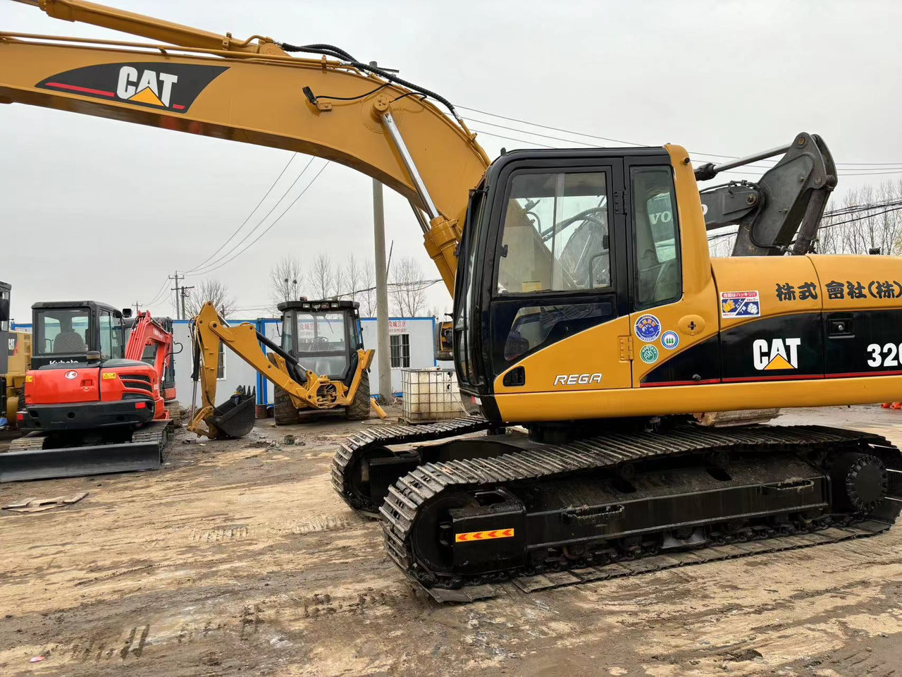 Caterpillar 320C - Pelle sur chenille: photos 2 Caterpillar 320C - Pelle sur chenille: photos 2
