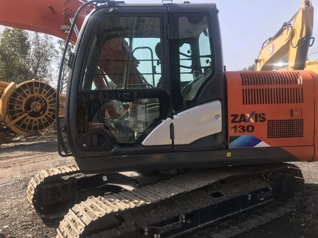 Hitachi ZX130 - Pelle sur chenille: photos 3 Hitachi ZX130 - Pelle sur chenille: photos 3