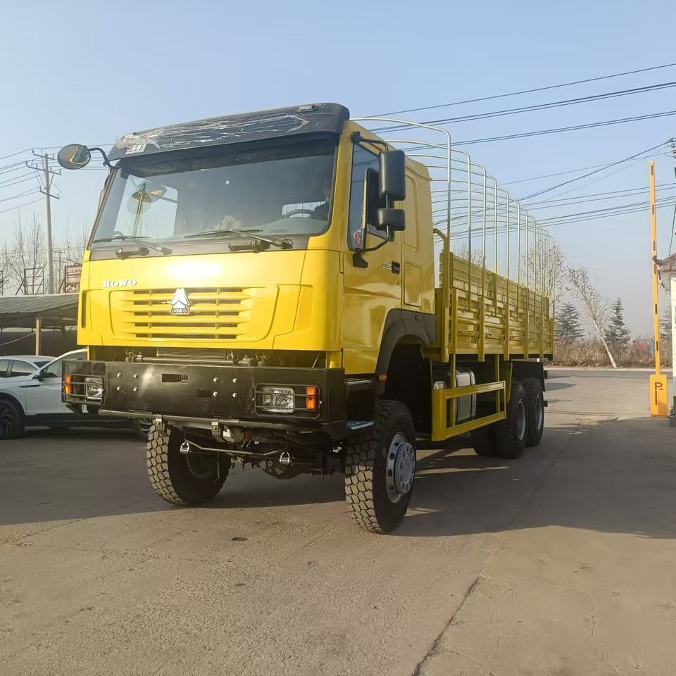 Sinotruk HOWO 6*4 Troop Carrier - Camion plateau: photos 1 Sinotruk HOWO 6*4 Troop Carrier - Camion plateau: photos 1