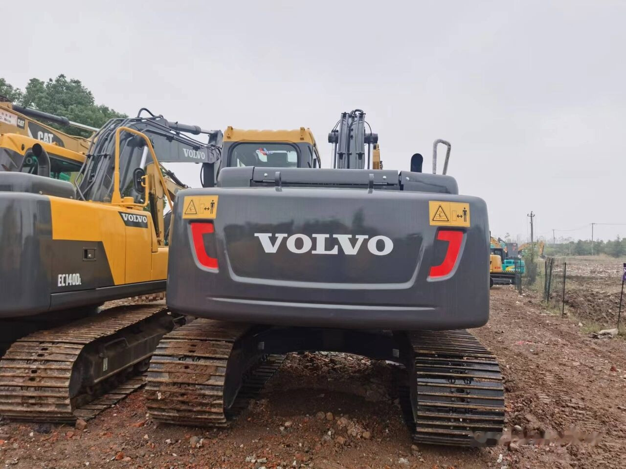 Volvo EC140DL - Pelle sur chenille: photos 3 Volvo EC140DL - Pelle sur chenille: photos 3
