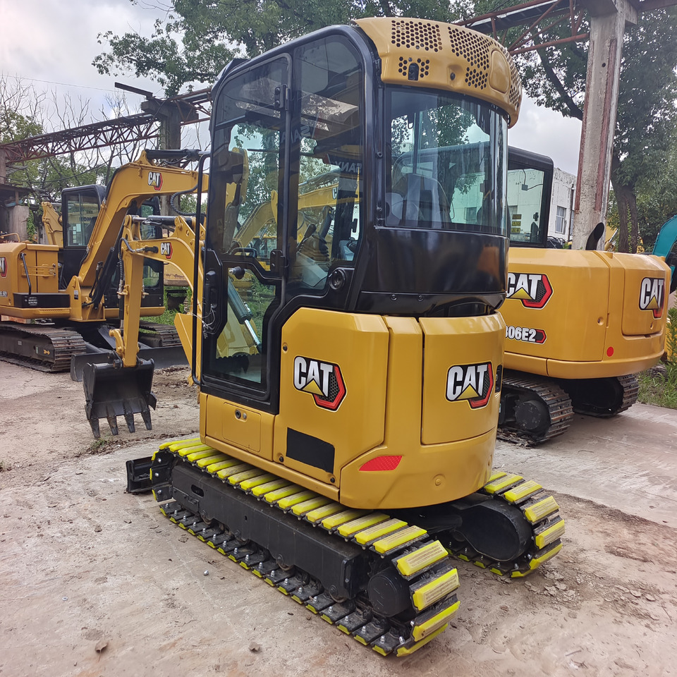 CAT 302CR WITH RUBBER TRACK - Mini pelle: photos 1 CAT 302CR WITH RUBBER TRACK - Mini pelle: photos 1