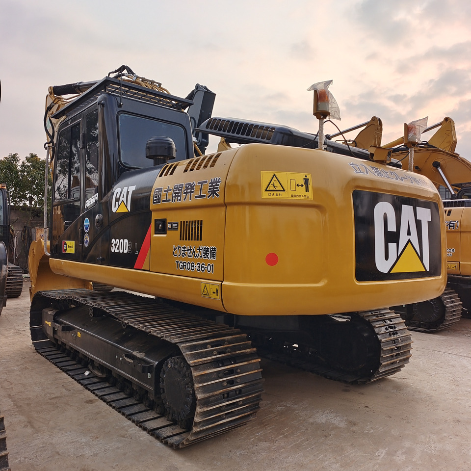 CAT 320D 320 D2 L - Pelle sur chenille: photos 2 CAT 320D 320 D2 L - Pelle sur chenille: photos 2