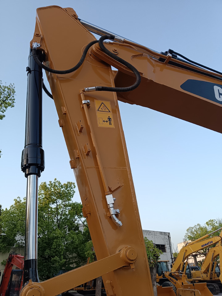 CAT 320D2 L - Pelle sur chenille: photos 5 CAT 320D2 L - Pelle sur chenille: photos 5