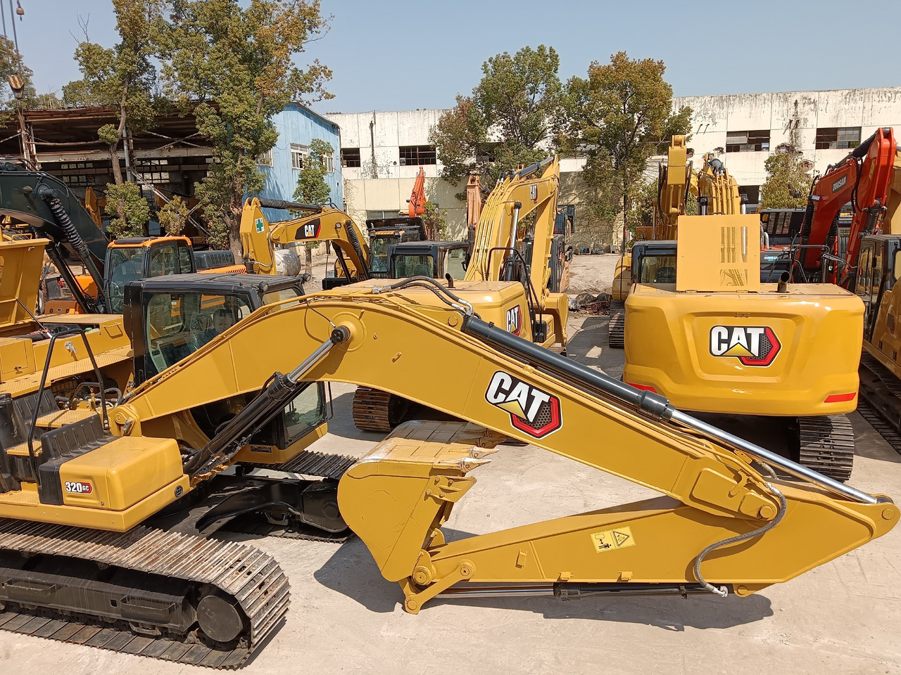 CATERPILLAR 320 GC CAT 320GC - Pelle sur chenille: photos 5 CATERPILLAR 320 GC CAT 320GC - Pelle sur chenille: photos 5