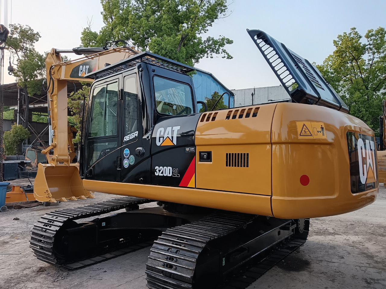 CATERPILLAR 320D CAT 320D2 L - Pelle sur chenille: photos 1 CATERPILLAR 320D CAT 320D2 L - Pelle sur chenille: photos 1