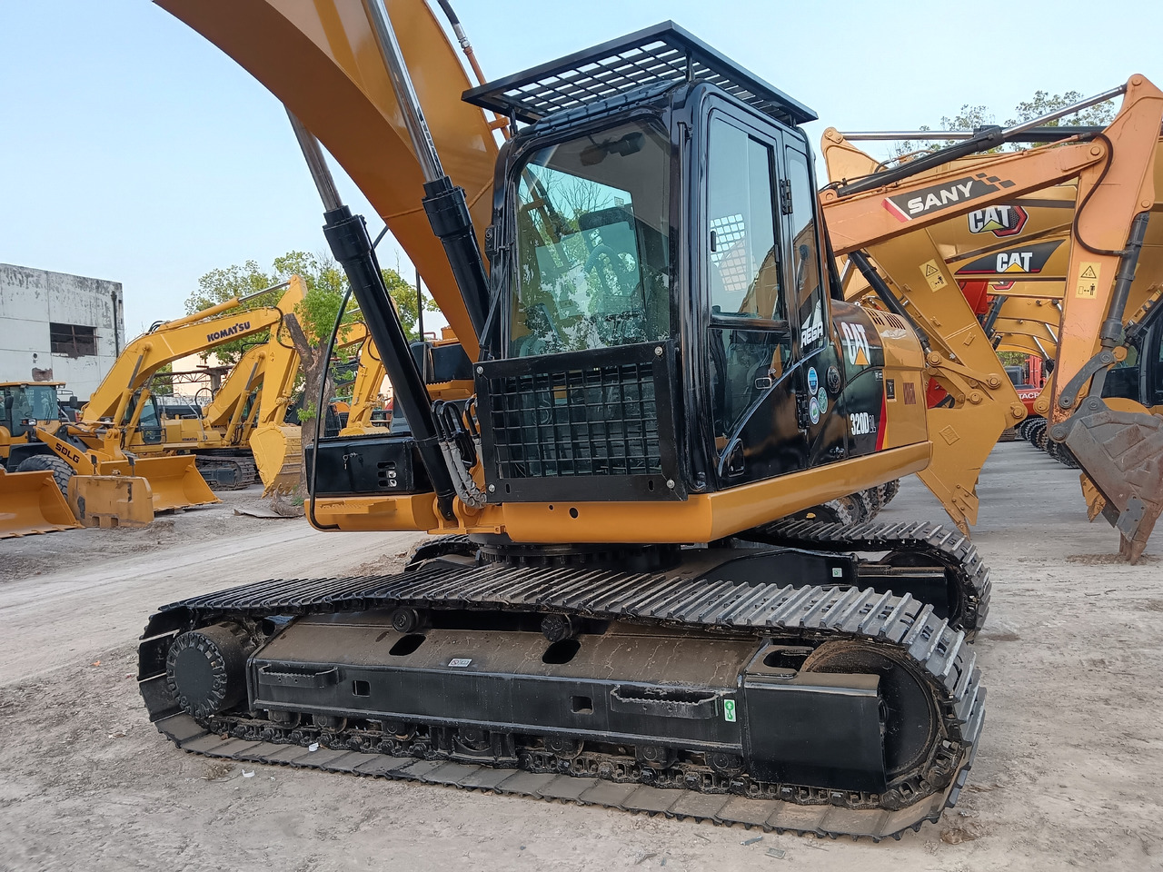 CATERPILLAR 320D CAT 320D2 L - Pelle sur chenille: photos 3 CATERPILLAR 320D CAT 320D2 L - Pelle sur chenille: photos 3