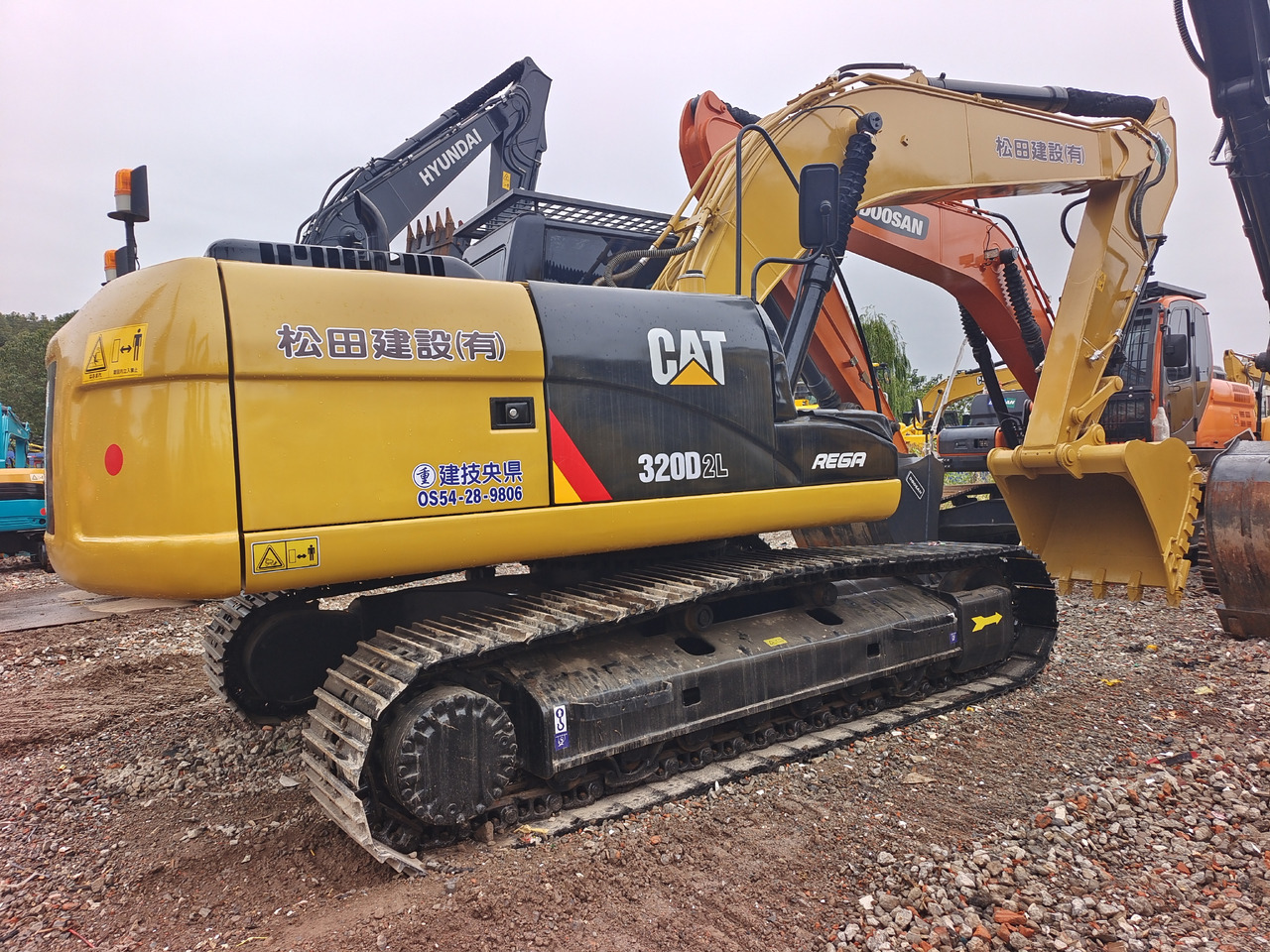CATERPILLAR 320D2L CAT 320 D 2 L 320GC 330GC - Pelle sur chenille: photos 1 CATERPILLAR 320D2L CAT 320 D 2 L 320GC 330GC - Pelle sur chenille: photos 1