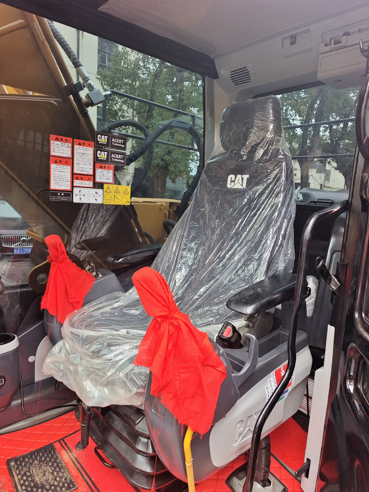 CATERPILLAR 320D2L WITH 3 CAMERAS - Pelle sur chenille: photos 5 CATERPILLAR 320D2L WITH 3 CAMERAS - Pelle sur chenille: photos 5