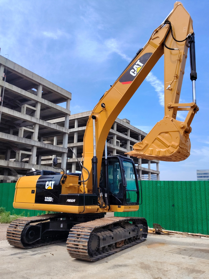 CATERPILLAR 320D2L with C7.1 ENGINE CAT 320D2 L 320 D 2 L C 7.1 ENGINE - Pelle sur chenille: photos 3 CATERPILLAR 320D2L with C7.1 ENGINE CAT 320D2 L 320 D 2 L C 7.1 ENGINE - Pelle sur chenille: photos 3